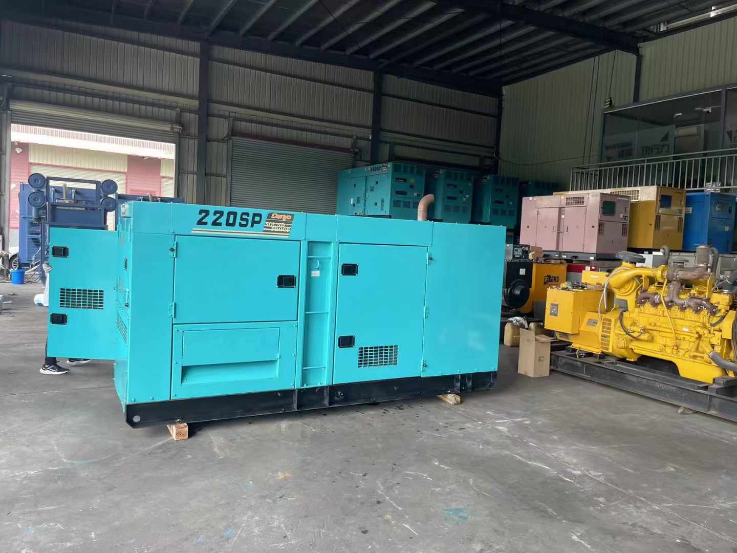 华蓥800kW 柴油发电机的输出电流波动范围是多少?