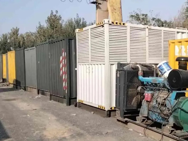 华蓥200KW柴油发电机机组每小时油耗是多少?